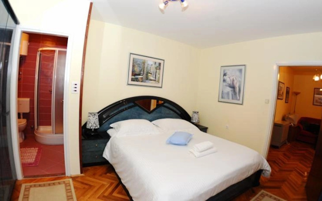 Apartments Borovic