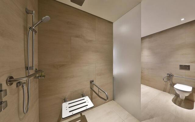 Double Tree by Hilton Dubai Business Bay Hotel
