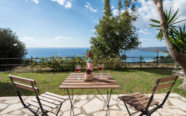 Lorraine's Apartments