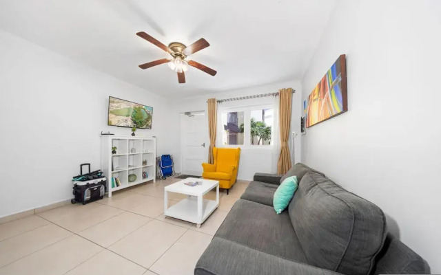 Lovely 1br1ba Condo Walk to Beach Pool BBQ