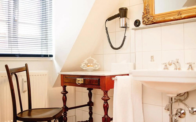 Dicker Mann Hotel Zum Blauen Krebs