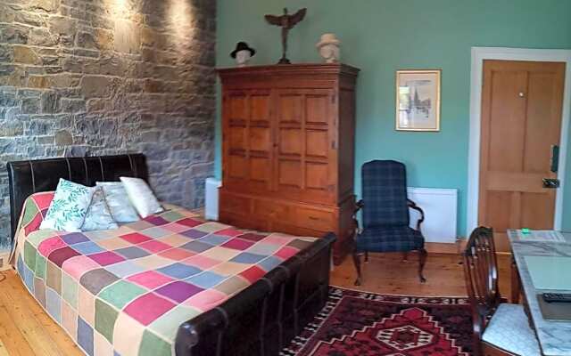 Kirkview House