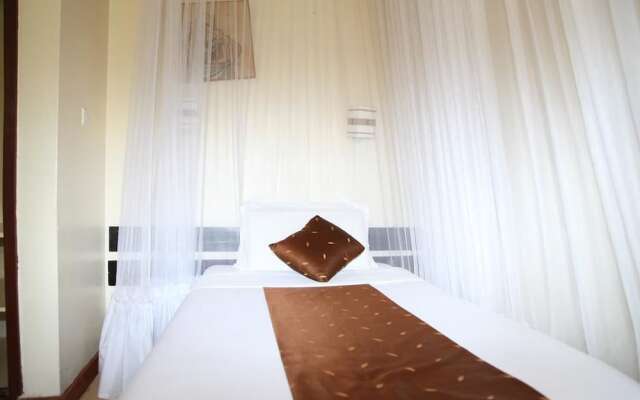ARC Egerton Hotel