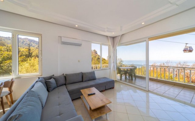 Superb Flat With Nature View and Balcony in Alanya