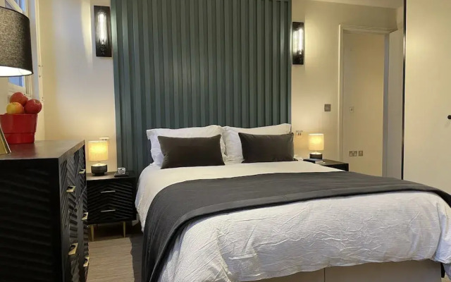JOIVY Chic Mews house in S Kensington