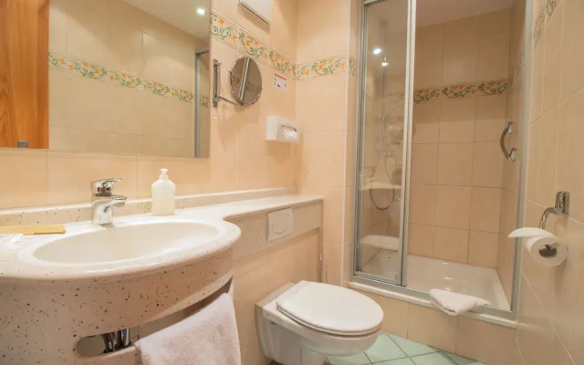 Landgasthof & Land-gut-Hotel Zur Rose