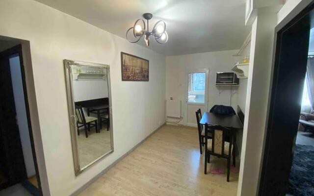 Lovely 1 bedroom cando with free parking.