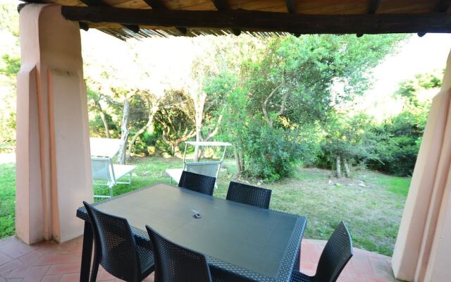 Traditional villa in Stintino with private garden and pool