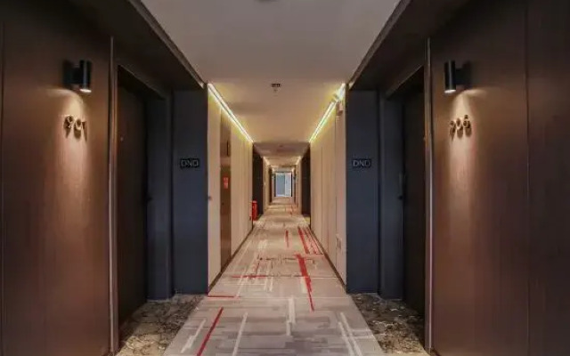 ZMAX Hotel