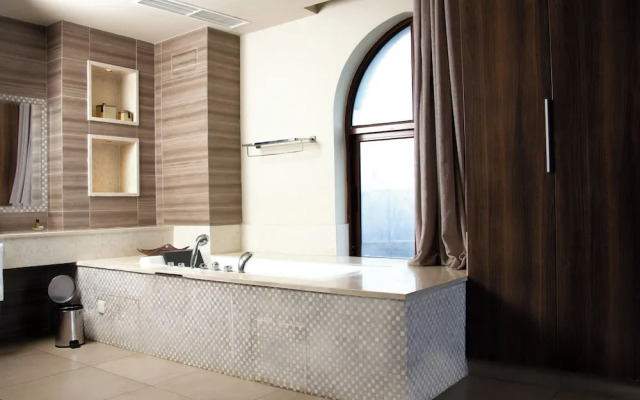 Royal Shaza Suites