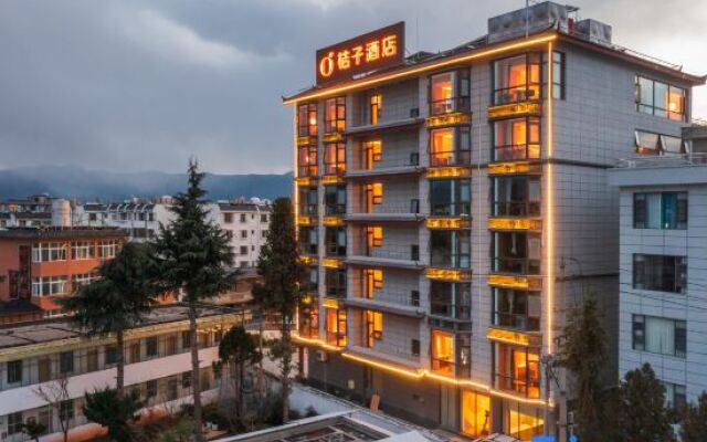 Orange Hotel (Lijiang Ancient City Shangri-La Avenue)