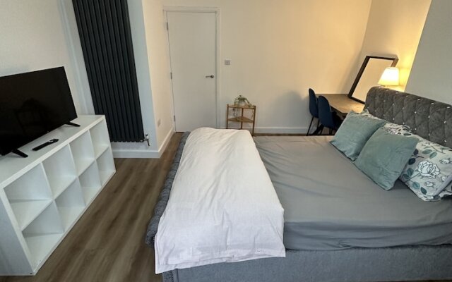 Lovely 1-bed Studio Near Canary Wharf, London