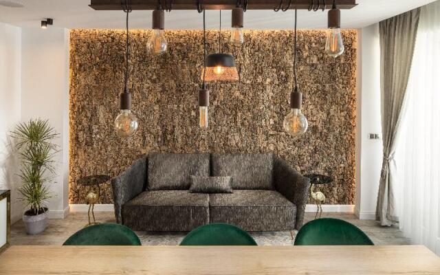 Kanopian Penthouse Hotel