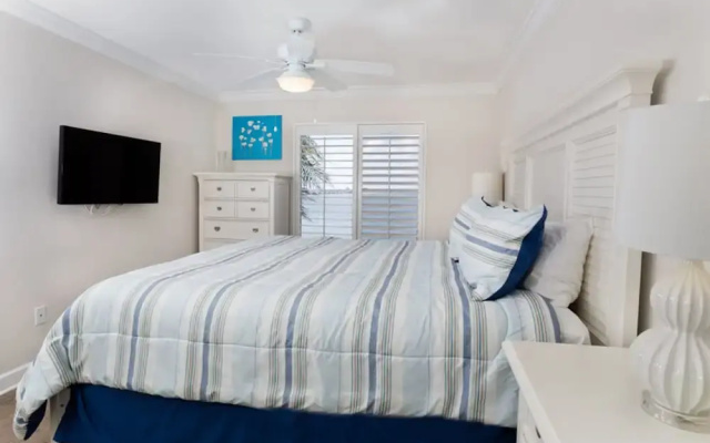 Mariner Point 1083