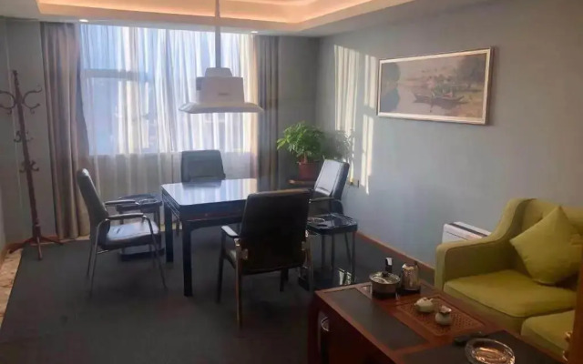 Vienna International Hotel (Foshan Eternal Love Xiqiao Mountain Scenic Area)