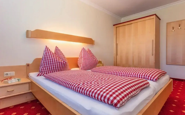 Elegant Apartment in Saalbach-hinterglemm Near Ski Bus