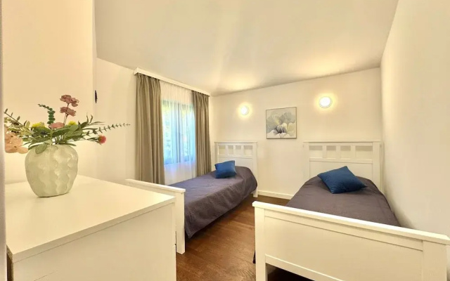 Sunny Bay Apartments