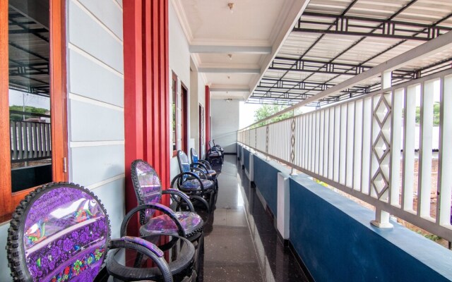 Joglo Guest House Syariah by OYO Rooms