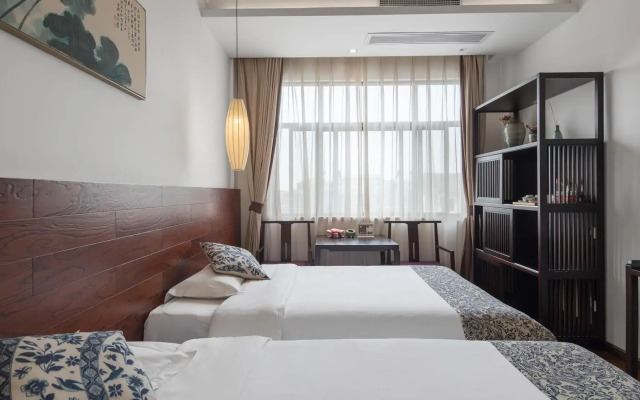 Tongxiang Wuzhen Yuexiang Inn