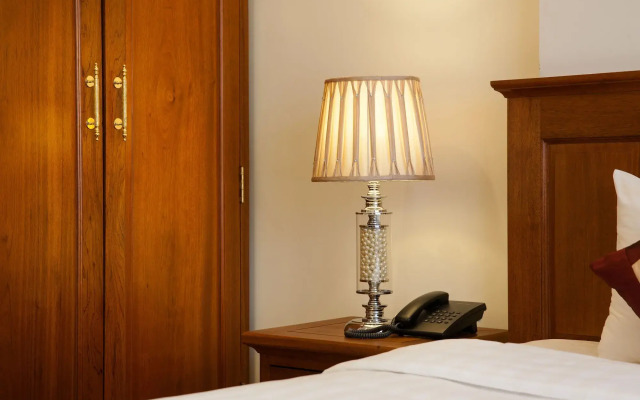 Sq Hang Gai Hotel & Spa