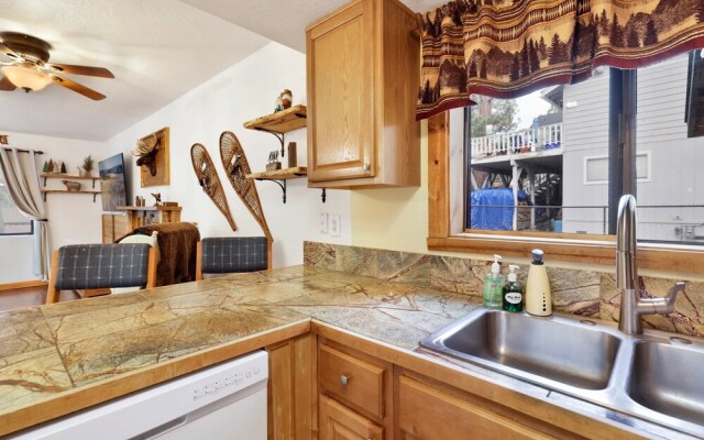 Inn Between Pines#1411