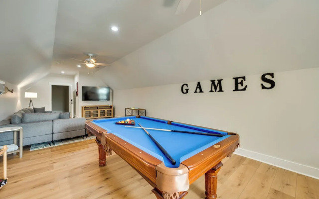 Spacious Lake Sinclair Vacation Rental w/ Dock!