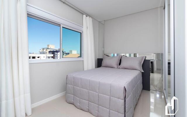 Apartamento com vista para o mar com 02 suítes