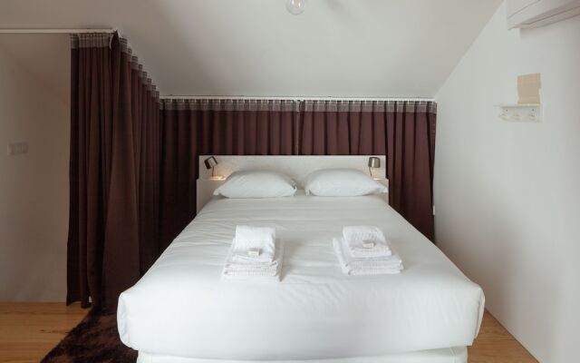 7 Gaia Roaster Apartments