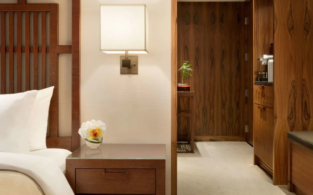 Отель Hyatt Vancouver Downtown Alberni