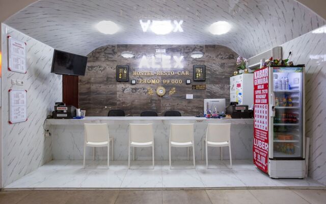 Alex Hostel by OYO Rooms