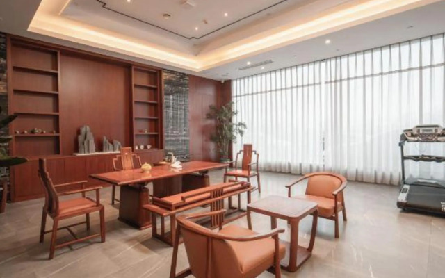 Crystal Orange Qidong Hongxing Life Plaza