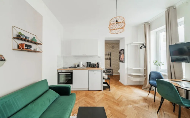 The 15s Apartments
