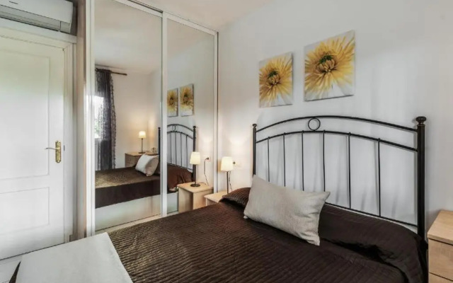 Perfect Family Apartment in Acapulco Playa, Nerja