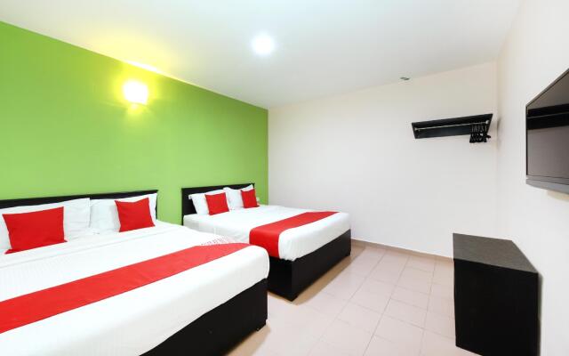 OYO 816 Hotel De Kiara