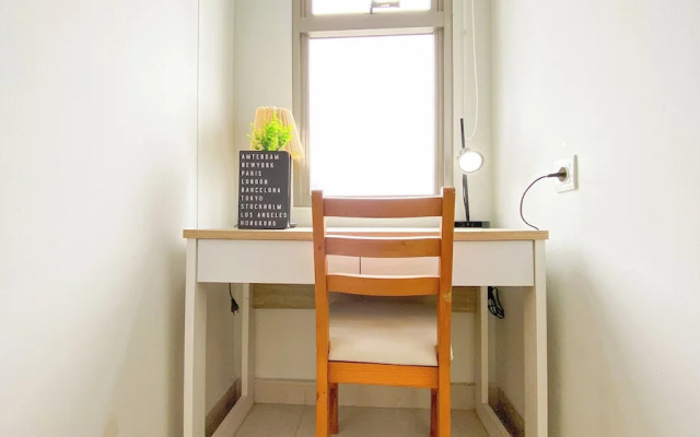 Modern Look and Restful Studio Apartment Springwood Residence Tangerang