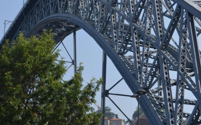 Modern and Cozy Apartment