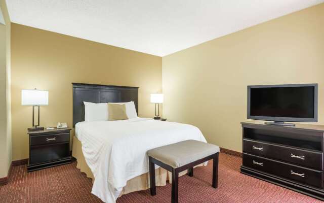 Hawthorn Suites Dayton North