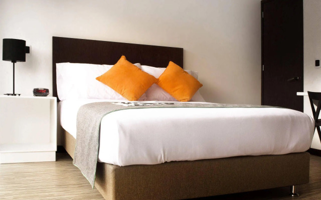 Hotel DC Feria