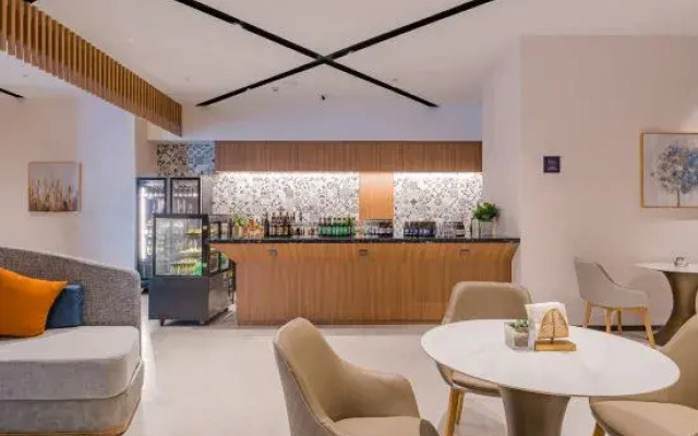 UrCove by Hyatt Hangzhou Riverside CBD