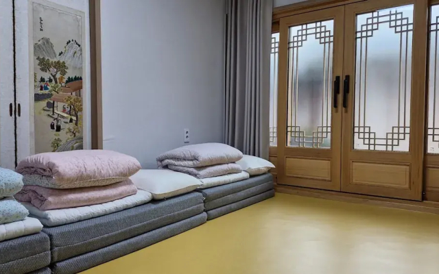 Leedo Hanok
