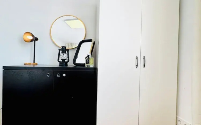 Comfortable Room Near Kaufpark Alterlaa