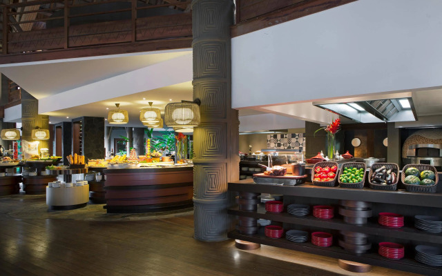Sheraton New Caledonia Deva Spa & Golf Resort
