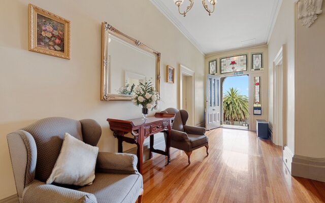 Waratah on York