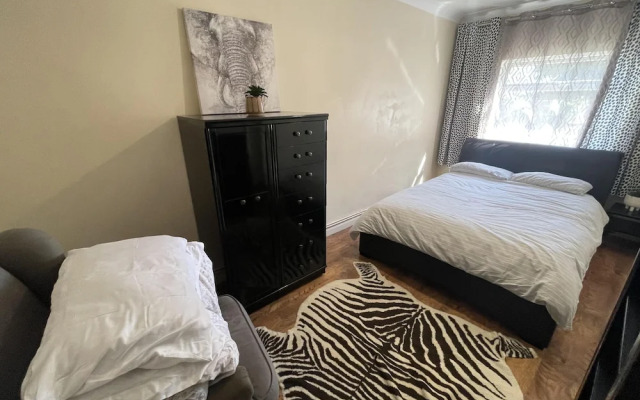 Impeccable 1-bed Apartment in London