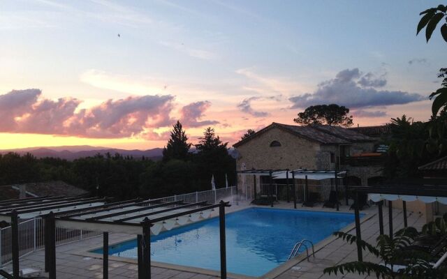 Mont Bouquet Lodge