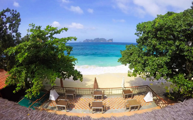 Phi Phi Long Beach Resort & Villa