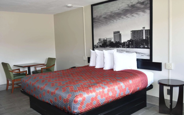 Biloxi Beach Hotel