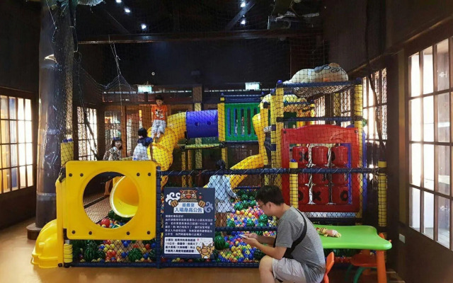 Monster Village Hotel