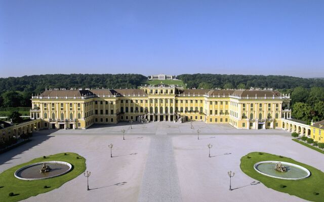 Schloß Schönbrunn Grand Suite