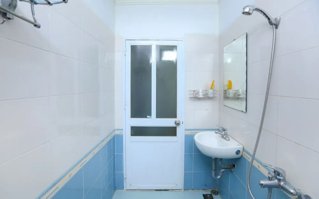 OYO 593 Bach Duong Hotel